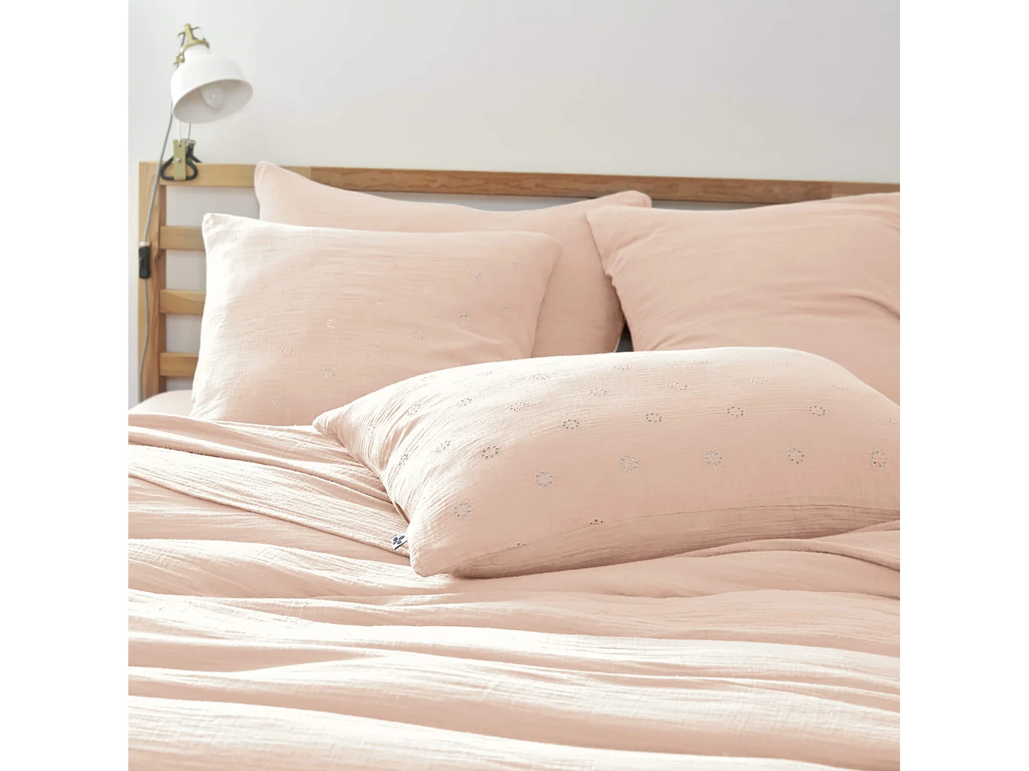 Lot de 2 taies d'oreillers brodées double gaze de coton rose 60x60