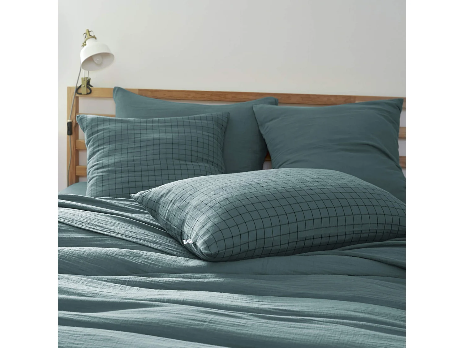 Taie d'oreiller à carreaux double gaze de coton bleu canard 50x70