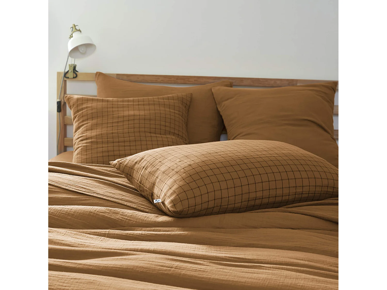 Taie d'oreiller à carreaux double gaze de coton marron 50x70