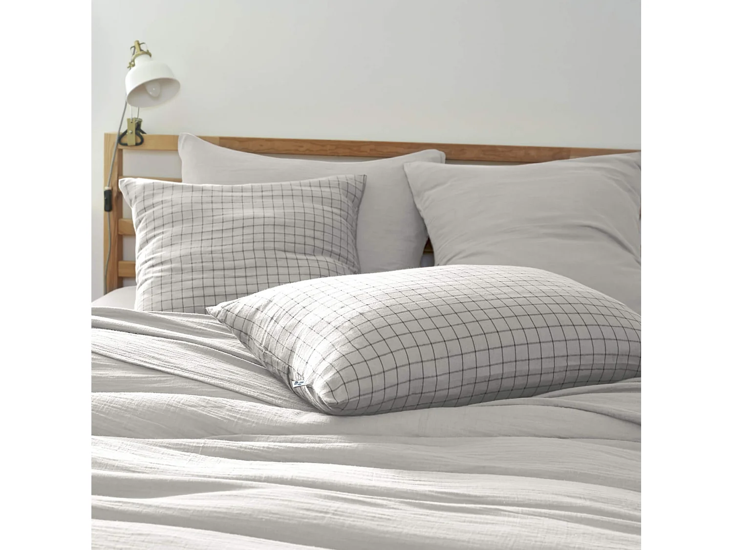 Taie d'oreiller à carreaux double gaze de coton gris 60x60