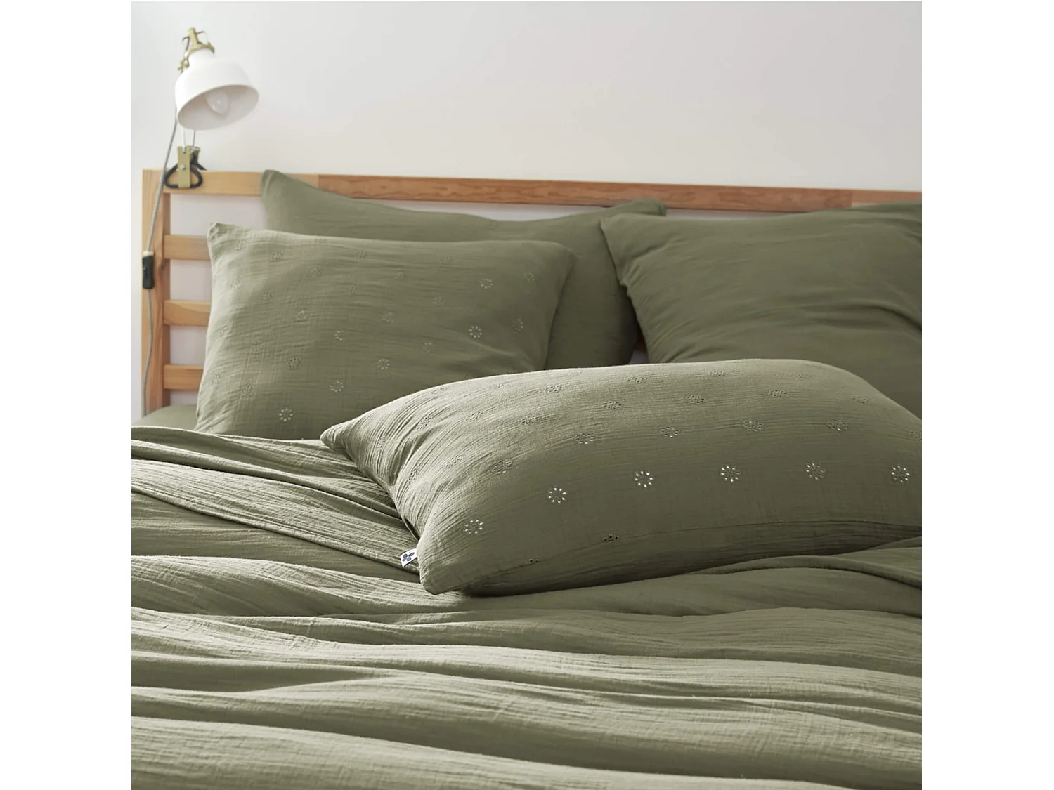 Lot de 2 taies d'oreillers brodées double gaze de coton kaki 60x60