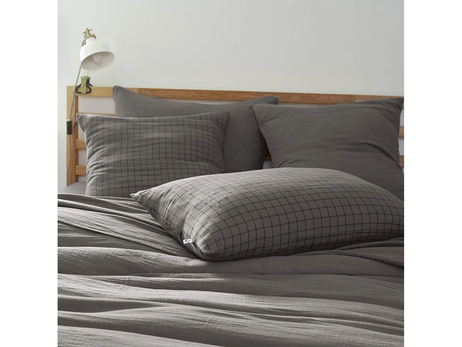 Taie d'oreiller à carreaux double gaze de coton anthracite 50x70