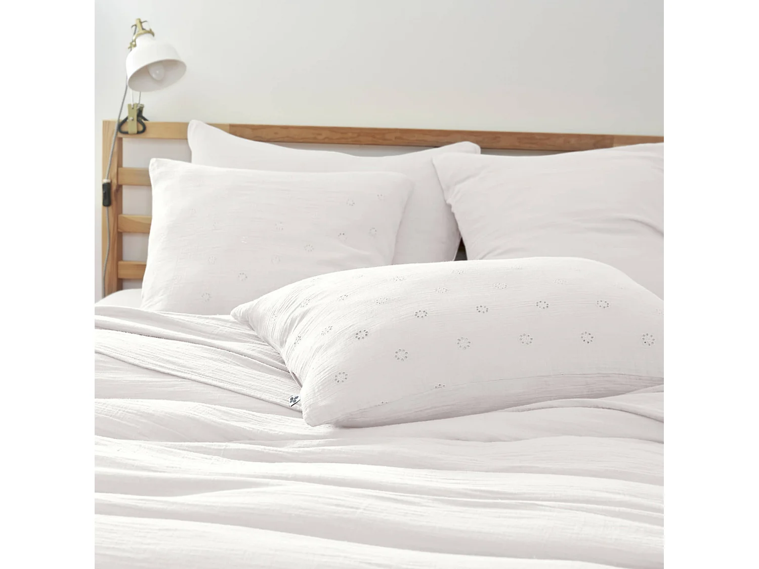 Lot de 2 taies d'oreillers brodées double gaze de coton blanc 50x70