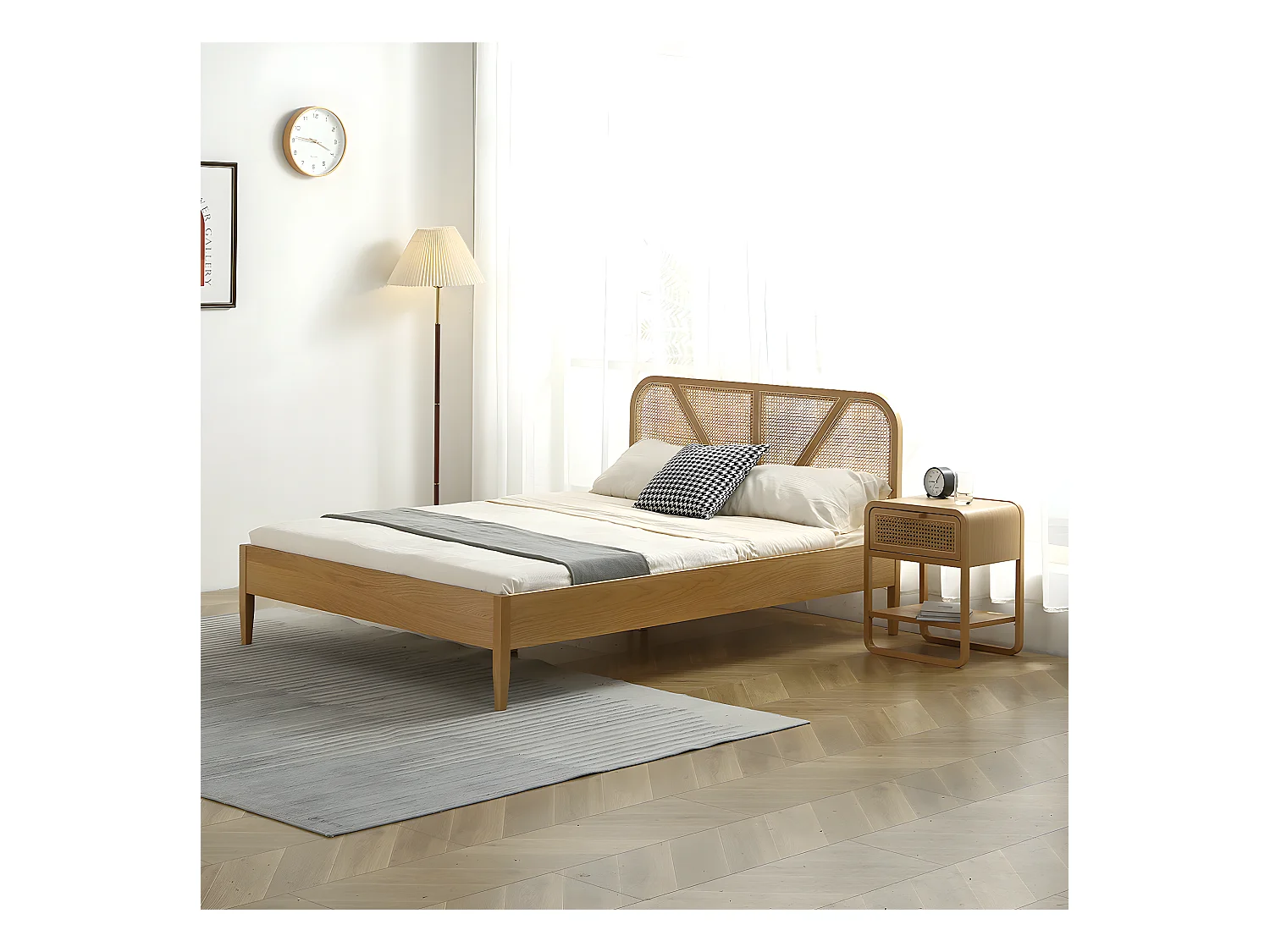 Lit adulte 160x200 cm en placage chêne avec tête de lit en bois massif et cannage naturel - Leonie