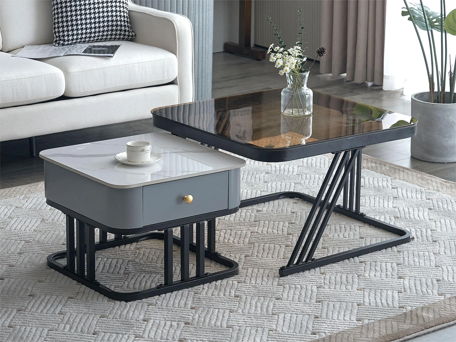 Lot de 2 tables gigognes avec un tiroir - recouverte de verre et de marbre - Gris