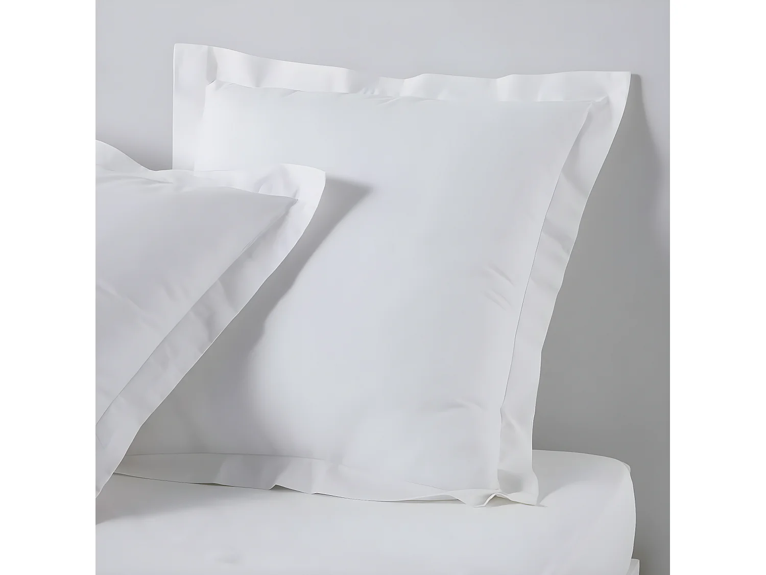 Taie d’oreiller / quadrant 100% coton, qualité 144 fils. En couleurs unies. Blanc 60x60cm