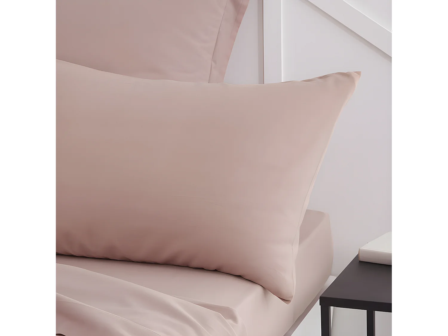 Taie d’oreiller / quadrant 100% coton, qualité 144 fils. En couleurs unies. Rose 60x60cm