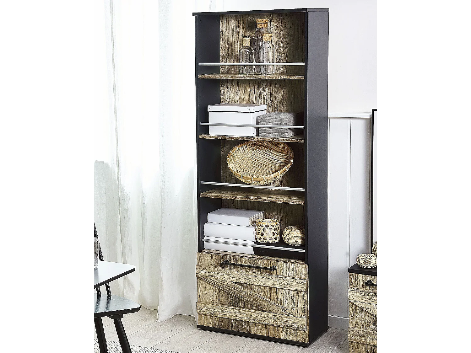 Modernes Bücherregal mit Schränkchen heller Holzfarbton/ schwarz Salter