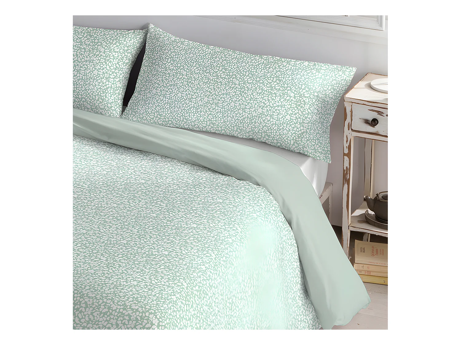 Housse de couette réversible 50% polyester - 50% coton. Avec imprimé fleuri. Menthe 280x240cm