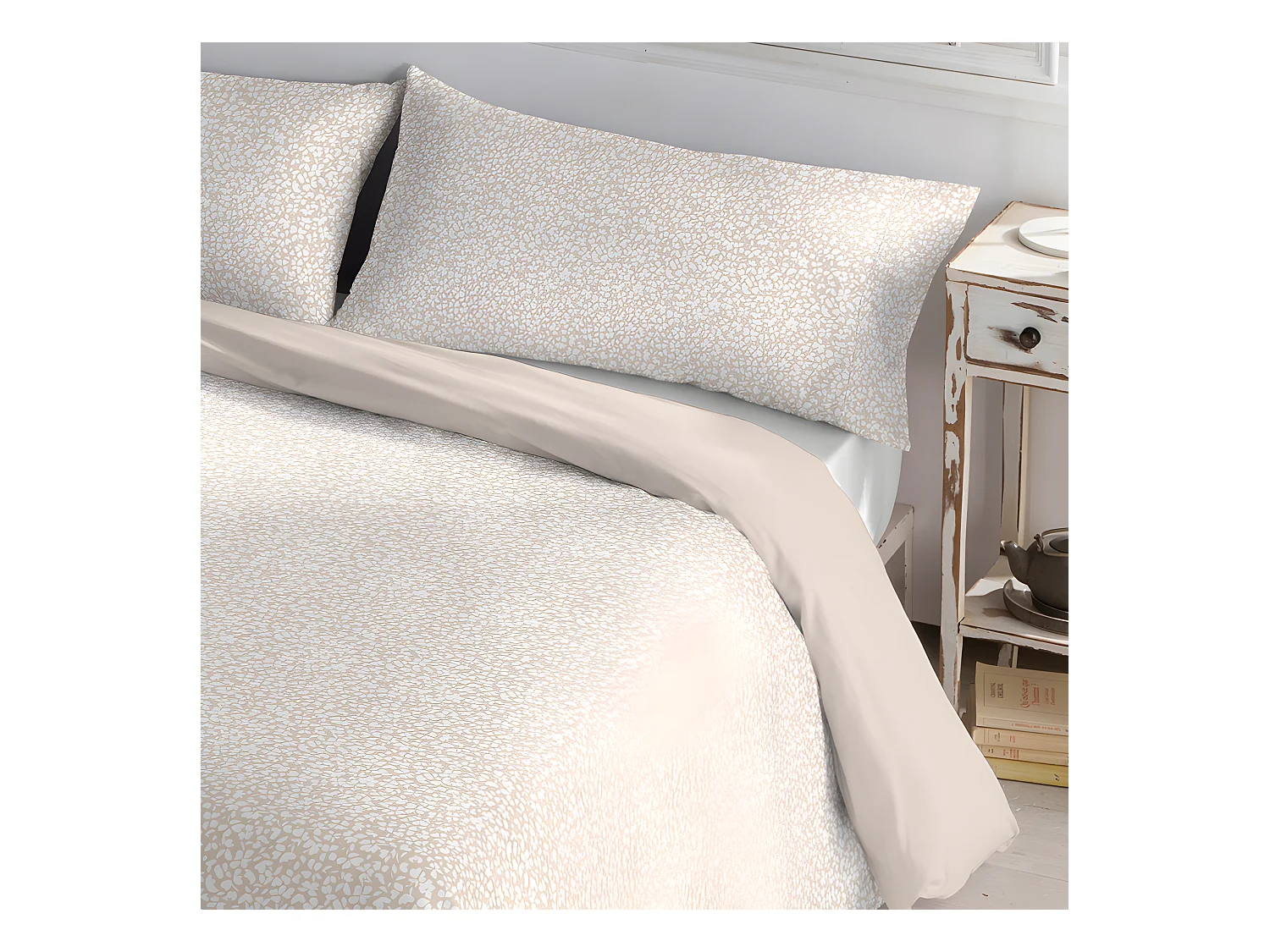 Copripiumino reversibile 50% poliestere - 50% cotone. Con stampa floreale. Lino 180x220 cm