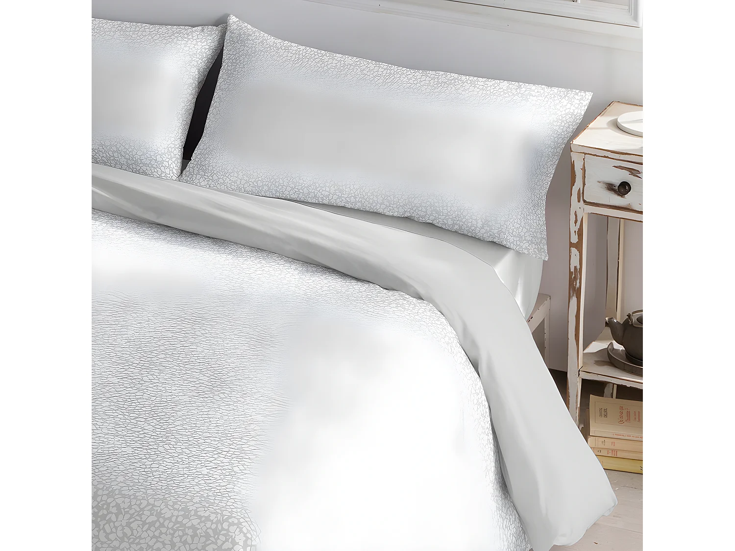 Housse de couette réversible 50% polyester - 50% coton. Avec imprimé fleuri. Argent 260x240