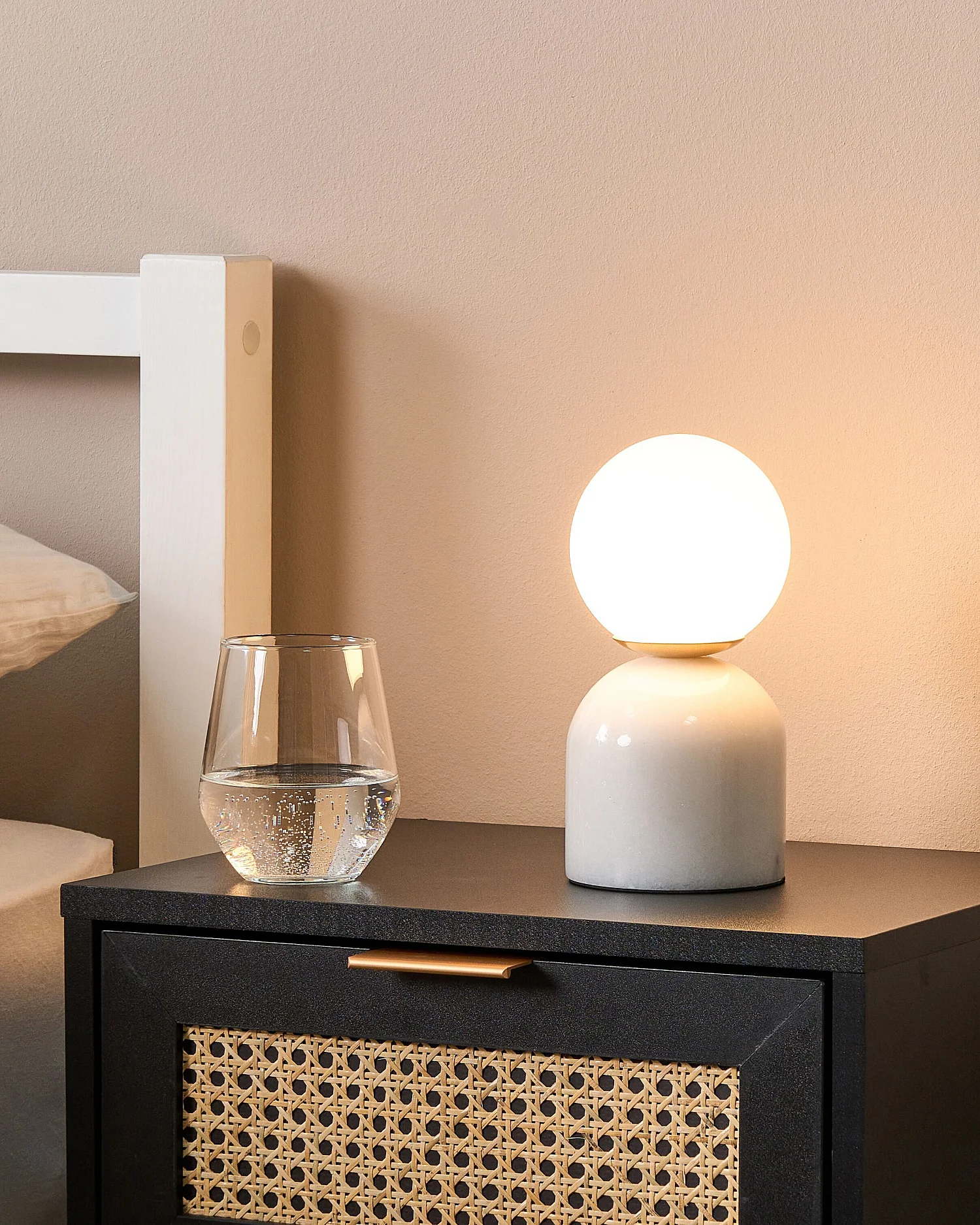 Lampe à poser KIWI Pierre Blanc