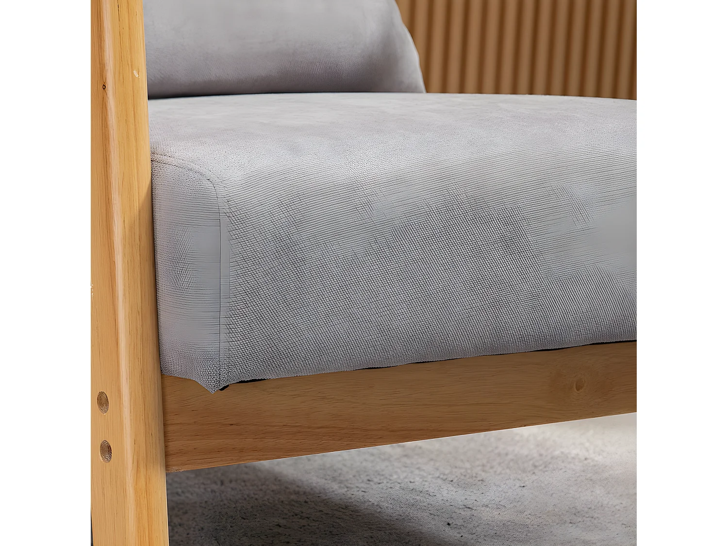 Fauteuil lounge EVA gris, en bois et aspect velours