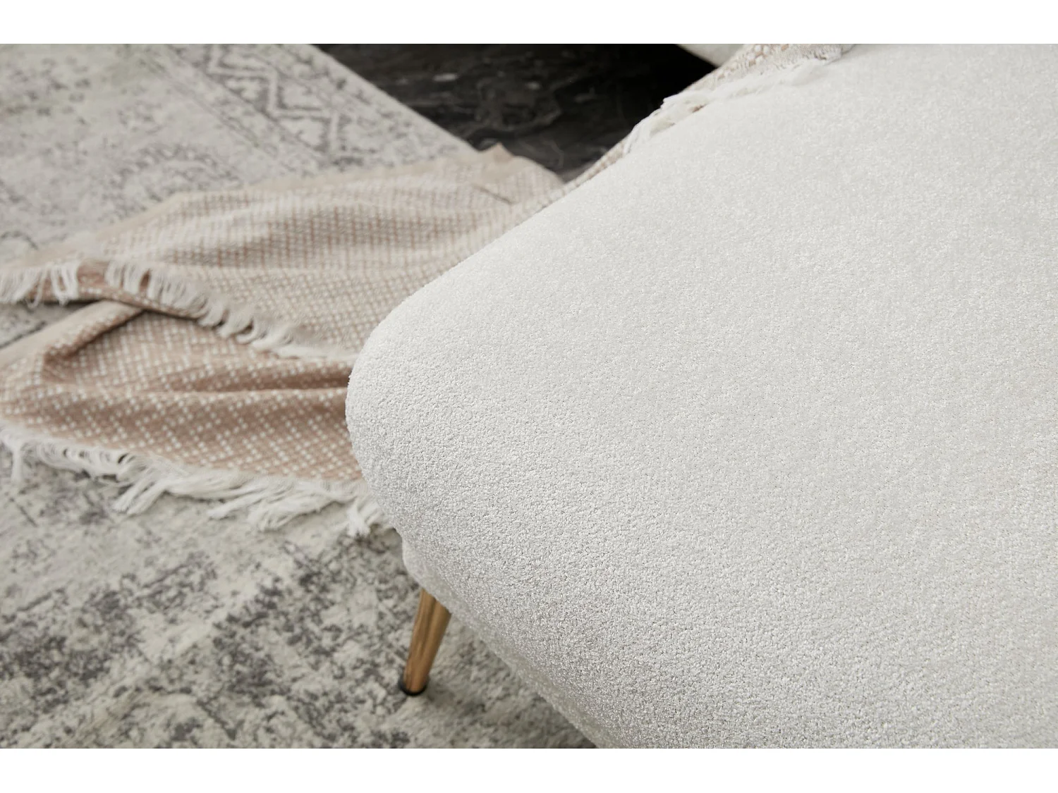 Canapé d'angle à gauche convertible pied doré Juanita Tissu Blanc crème