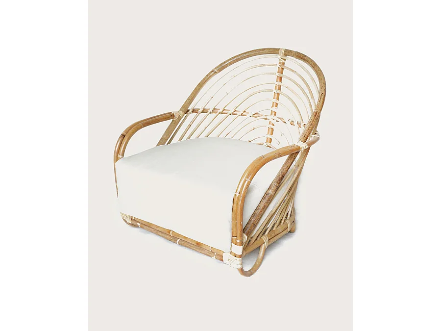 Gaia - Sillón de ratán tejido y cojín blanco