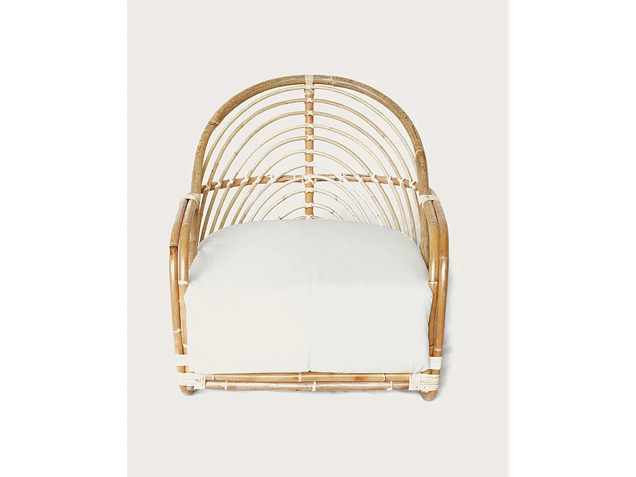 Gaia - Sillón de ratán tejido y cojín blanco