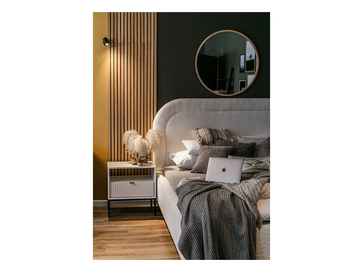 Table de chevet - 54 cm - blanc avec pieds noires - VELLORE