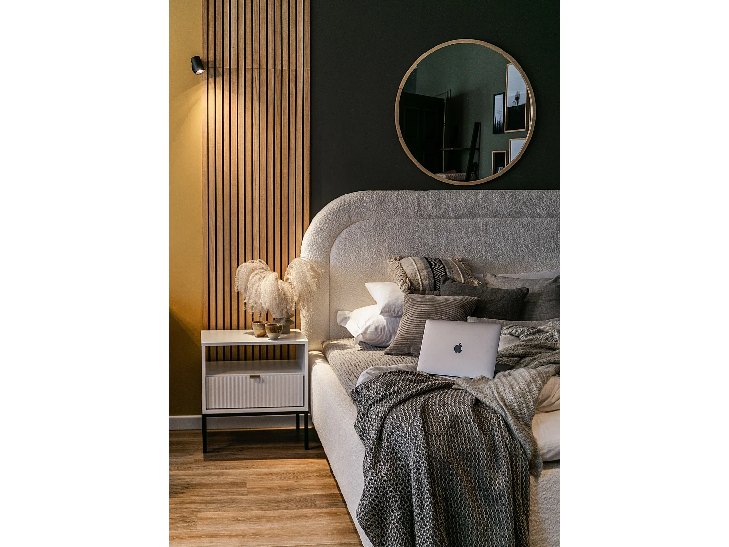 Table de chevet - 54 cm - blanc avec pieds noires - VELLORE