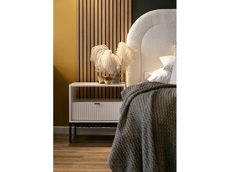 Table de chevet - 54 cm - blanc avec pieds noires - VELLORE