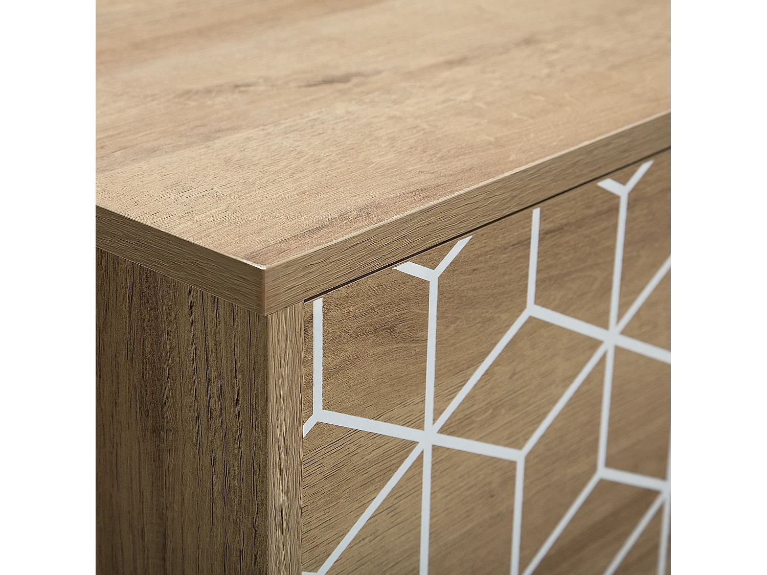 TV-Möbel heller Holzfarbton weißes geometrisches Muster Retro-Stil Torvi