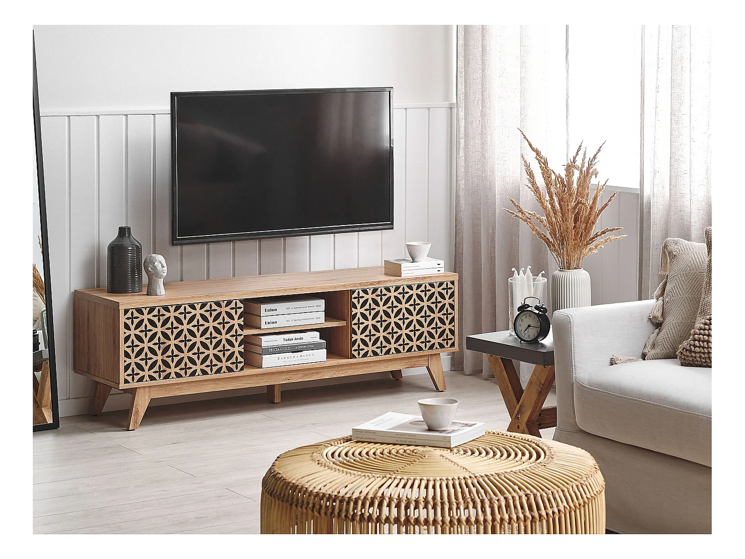 TV-Möbel heller Holzfarbton shwarzes geometrisches Muster Retro-Stil Prescot