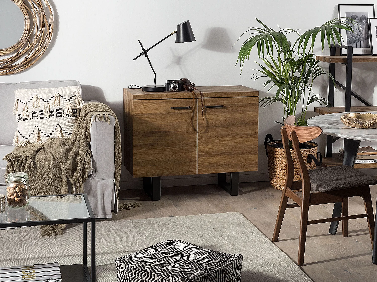 Modernes Sideboard mit 2 Türen dunkler Holzfarbton Industrieller Stil Timber