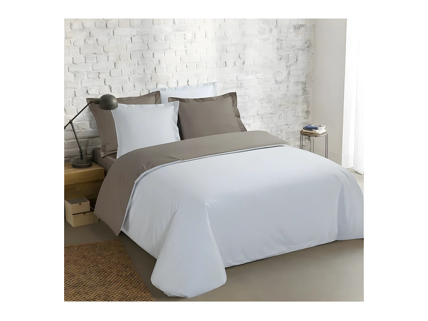 Parure de couette bicolore 100% coton - 1 housse de couette 240 x 260 cm + 2 taies 65 x 65 cm - Gris taupe et blanc