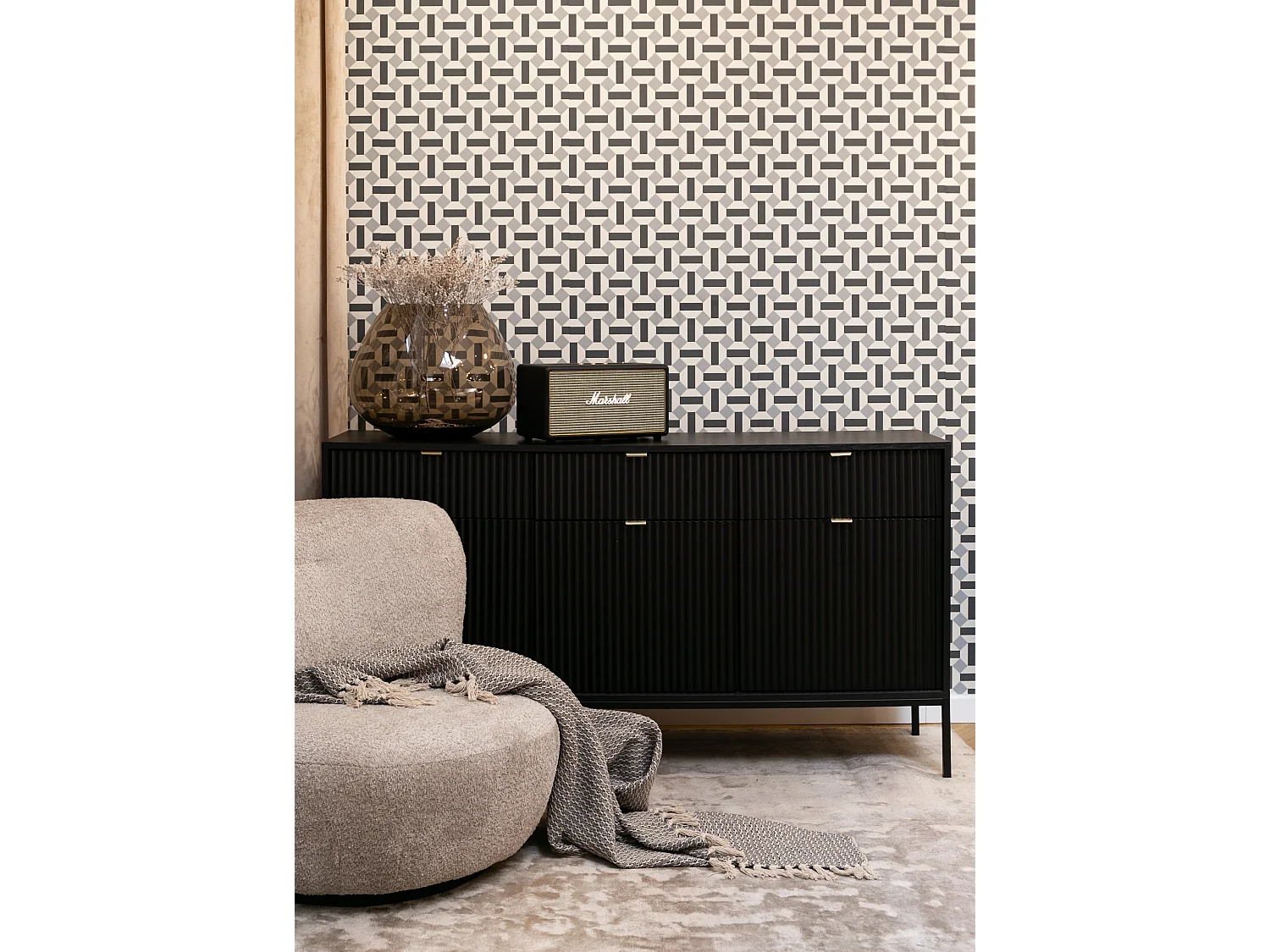 Commode à trois portes - 154cm - noir avec pieds noires - VELLORE