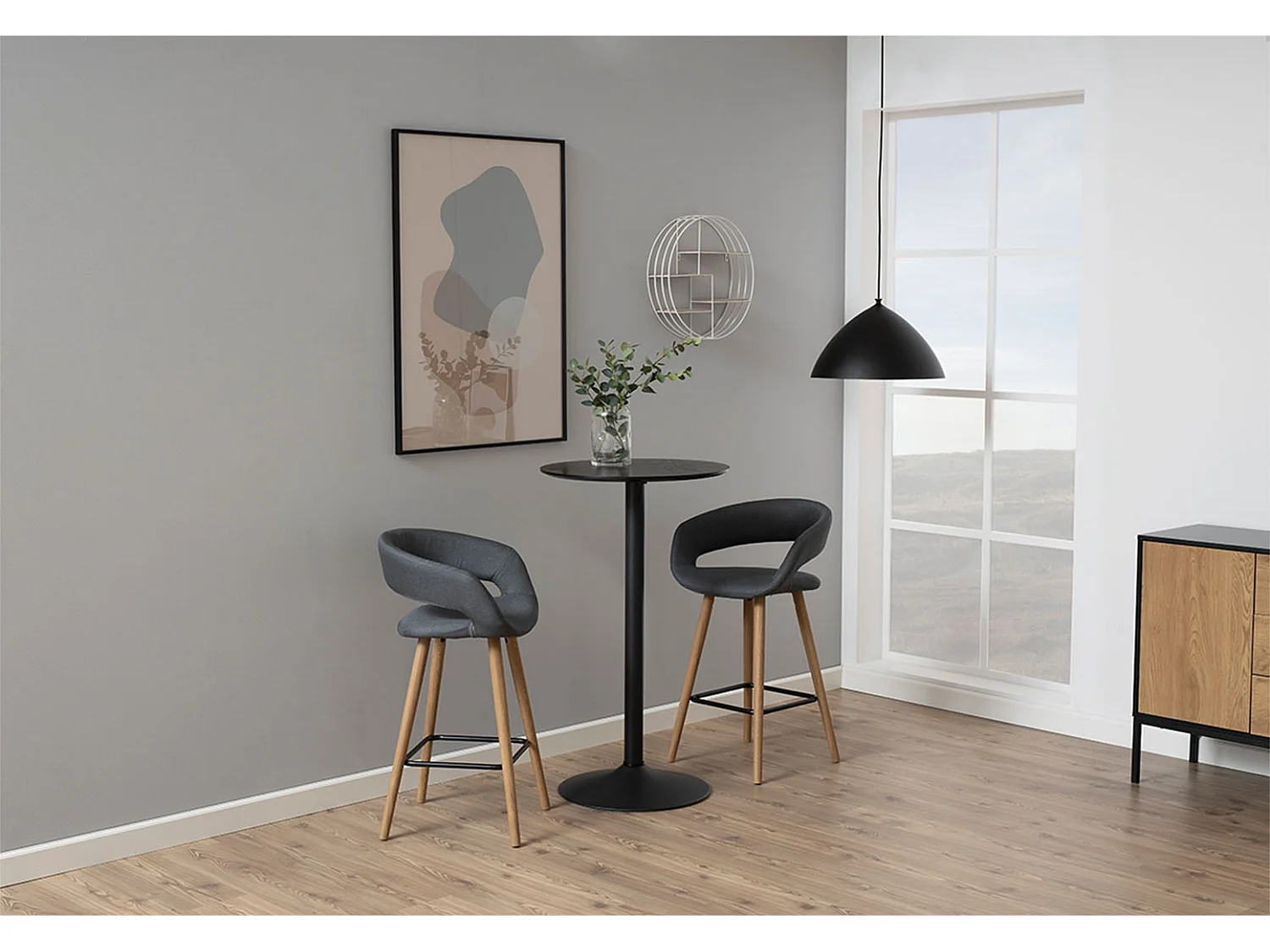 Gramma Tabouret de bar en gris foncé avec pieds en chêne.