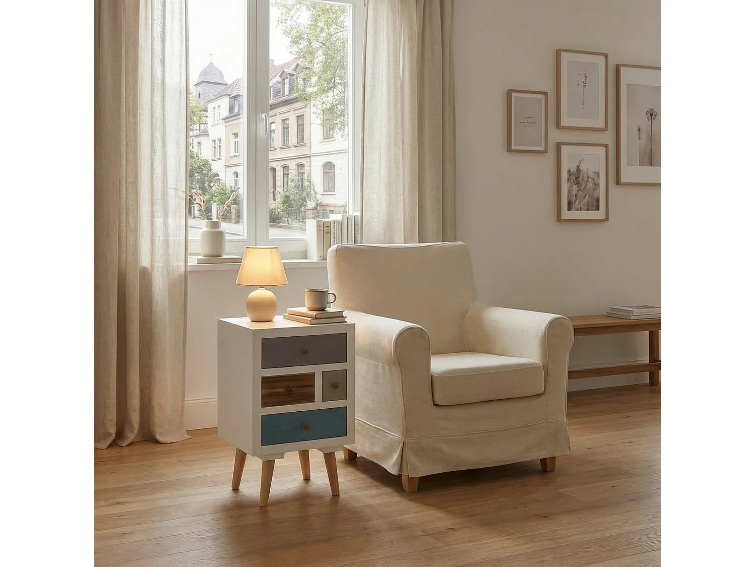 Thijs nachtkastje wit met 4 lades.