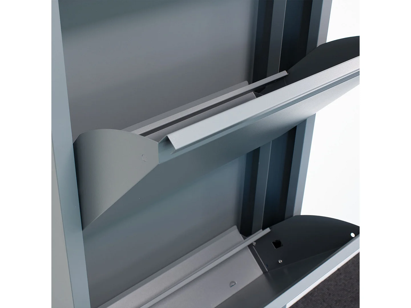 Scarpiera Pisa a 3 ante in grigio metallizzato. Consegnata completamente montata.