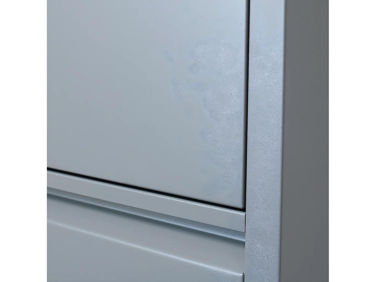 Scarpiera Pisa a 3 ante in grigio metallizzato. Consegnata completamente montata.