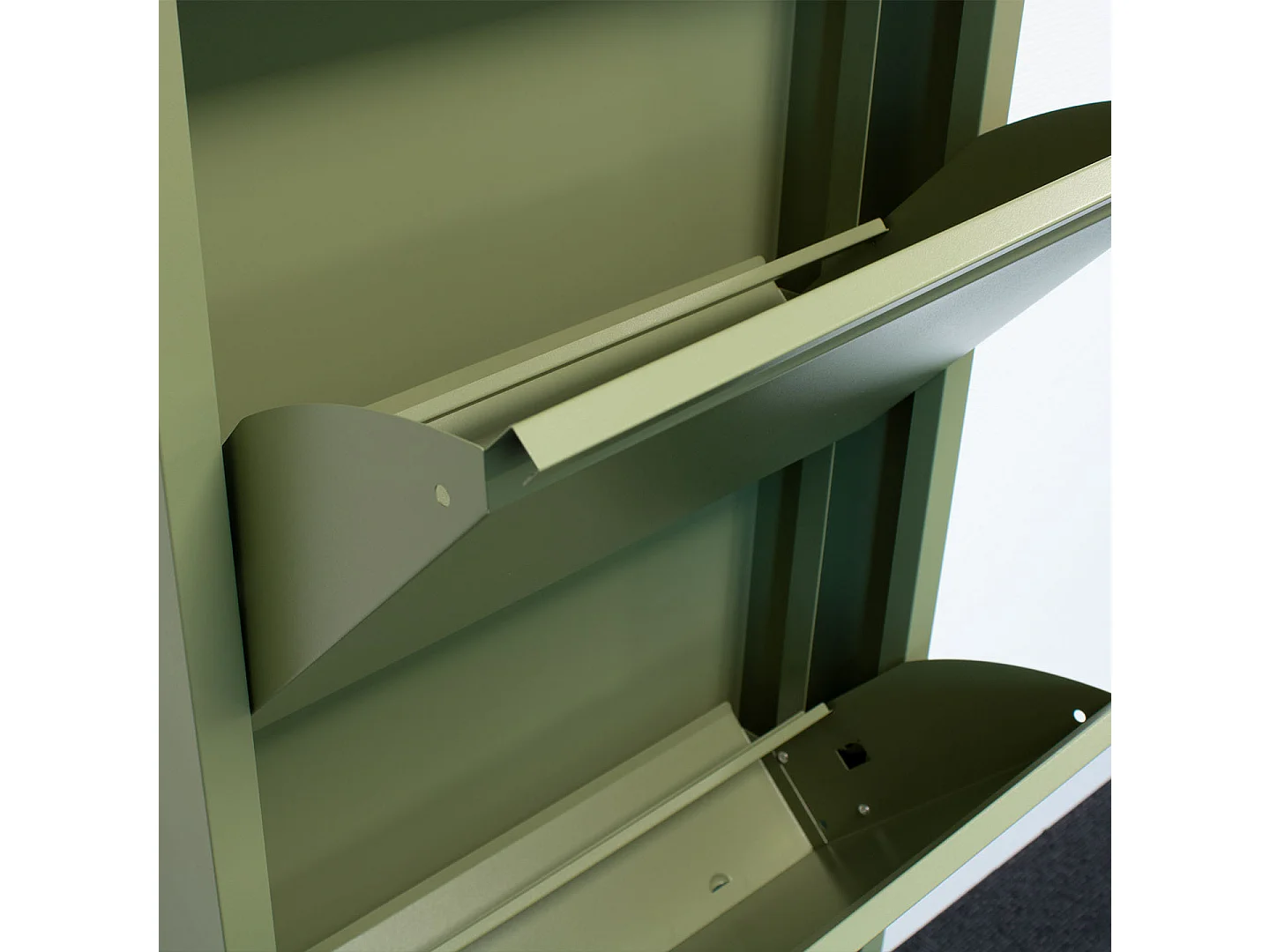 Pisa Armoire à chaussures à 6 rabats/portes en métal, vert. Livré entièrement monté.