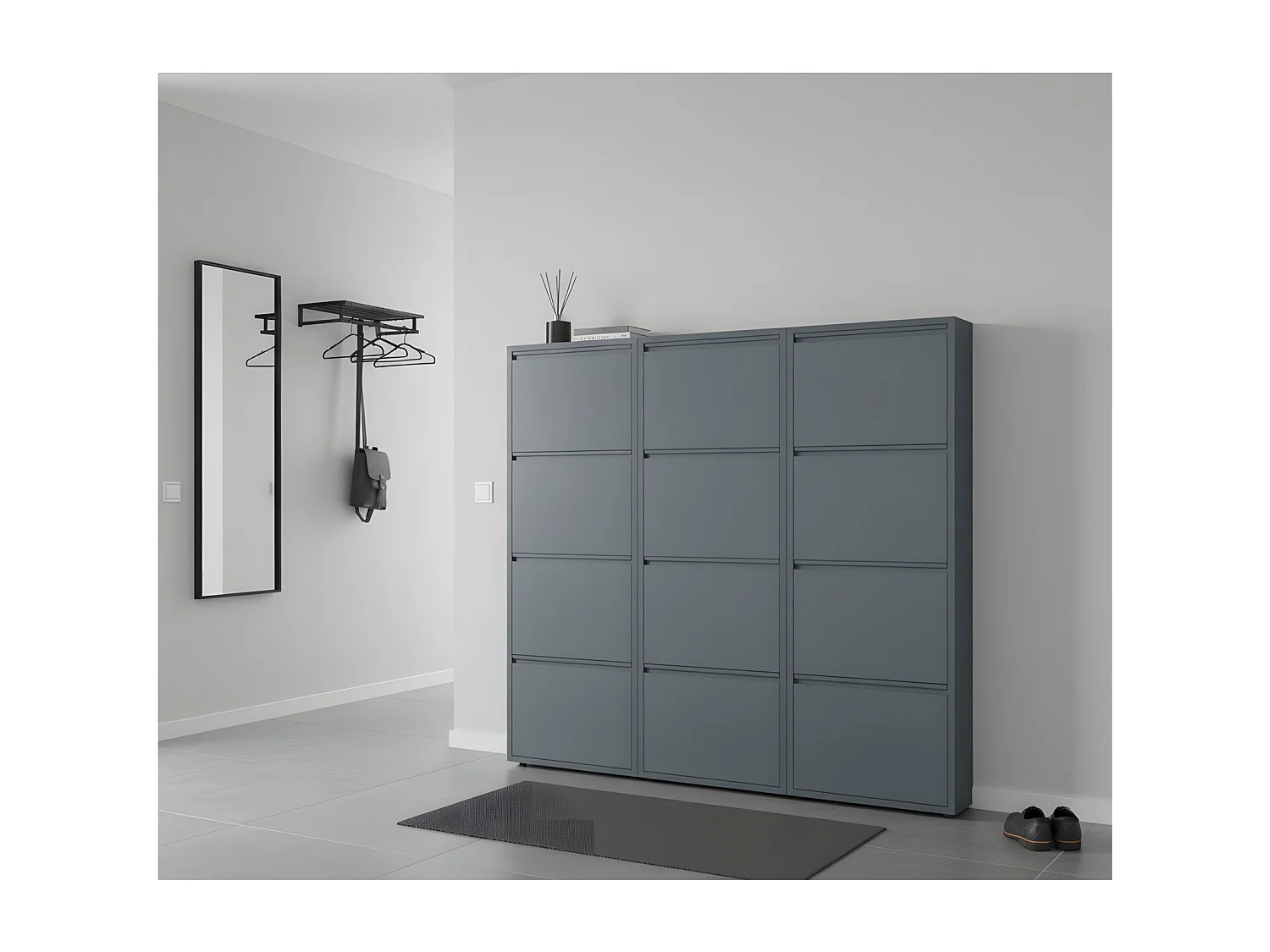 Pisa Armoire à chaussures à 12 rabats/portes en métal, gris. Livré entièrement monté.