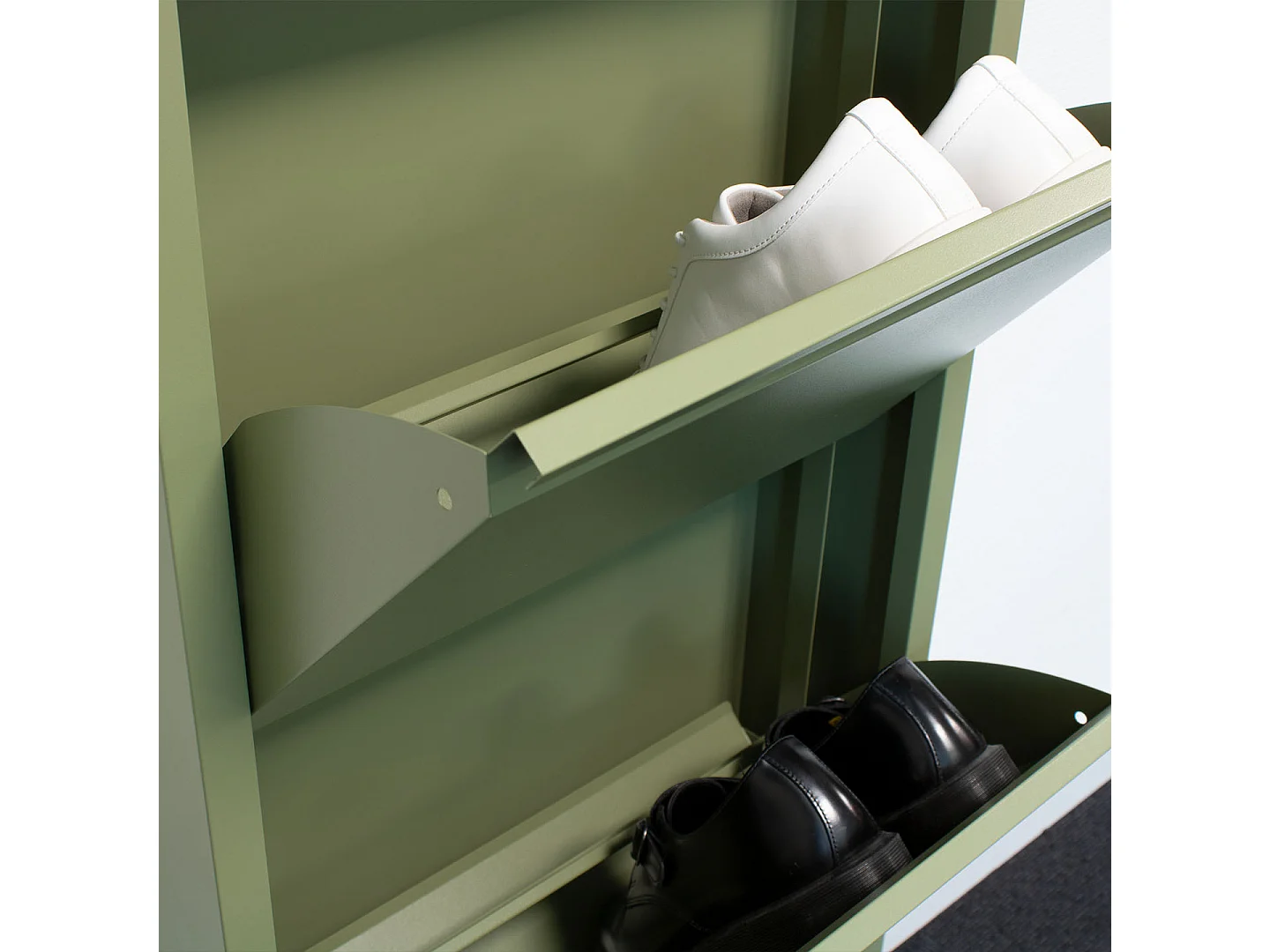 Pisa Armoire à chaussures à 5 rabats/portes en métal, vert. Livré entièrement monté.