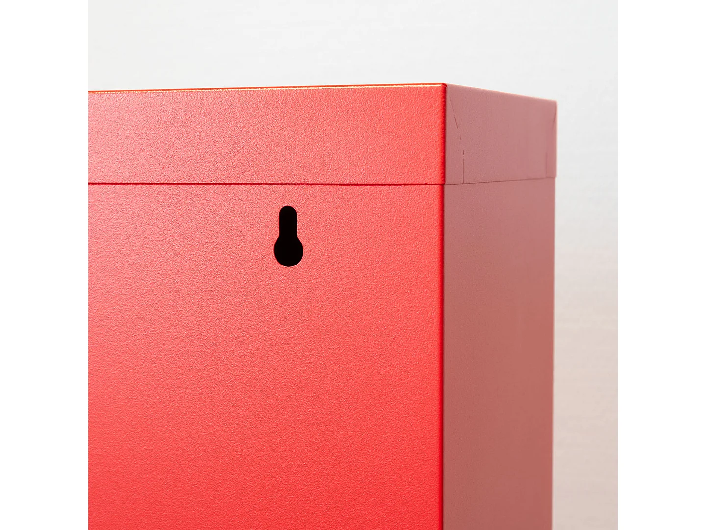 Pisa Armoire à chaussures à 9 rabats/portes en métal, rouge. Livré entièrement monté.