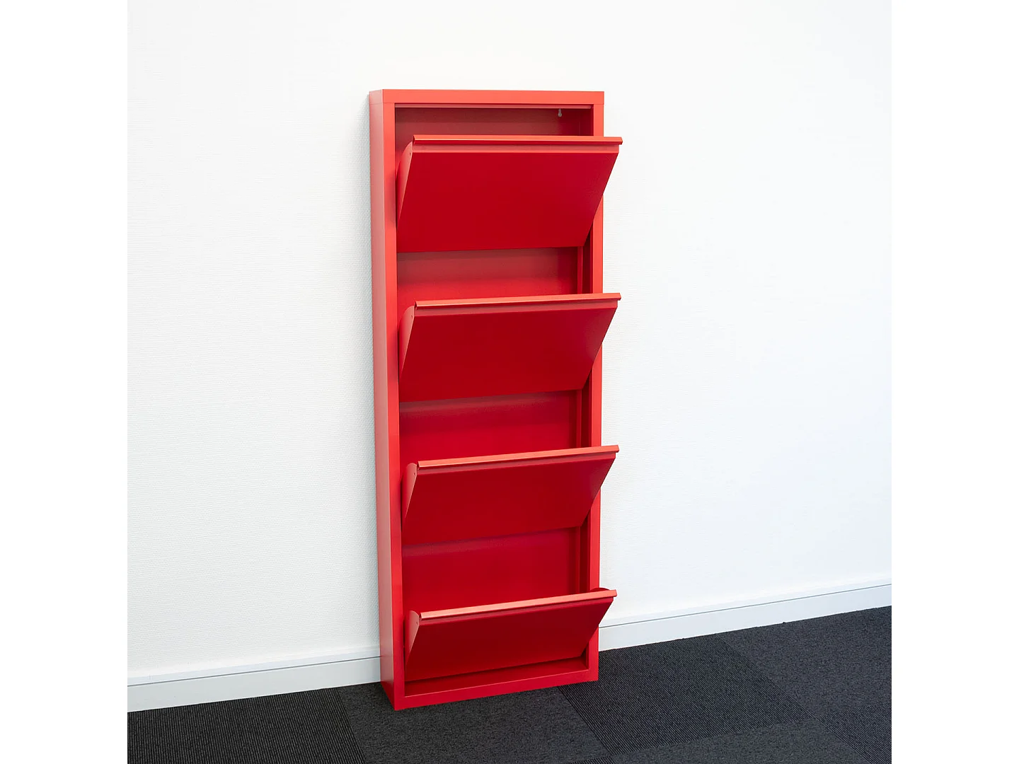 Pisa Armoire à chaussures à 4 rabats/portes en métal, rouge. Livré entièrement monté.