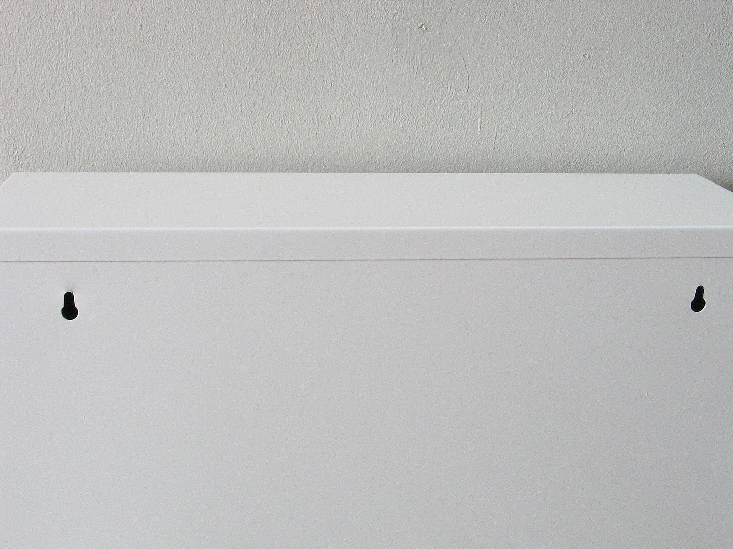 Pisa Schuhschrank mit 10 Klappen/ Türen in Metall weiss. Fertig montiert.