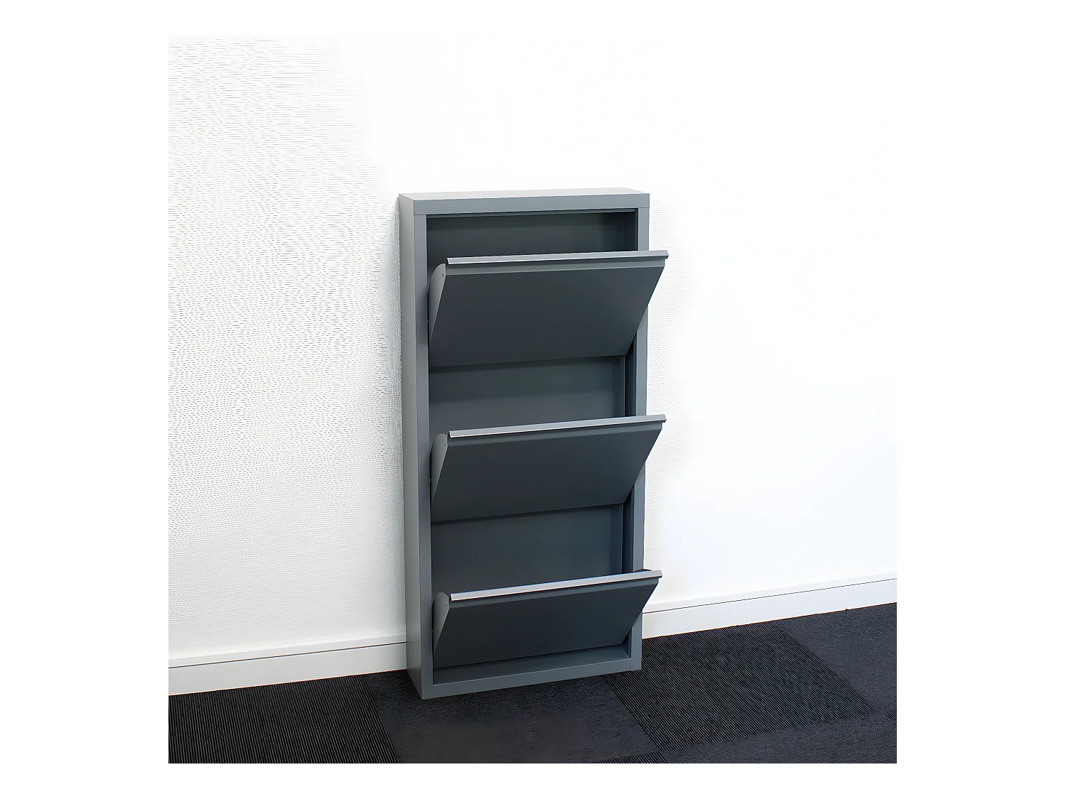 Scarpiera Pisa a 9 ante in grigio metallizzato. Consegnata completamente montata.