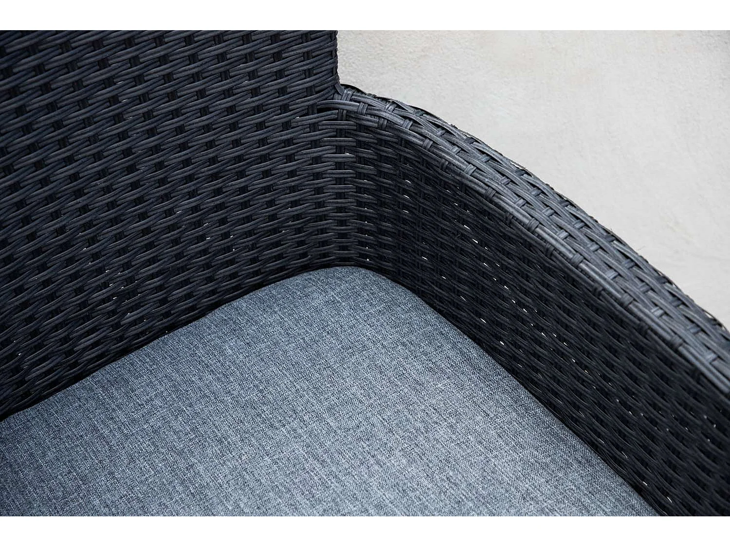 Malina tuinstoel incl. kussen stapelbaar zwart.