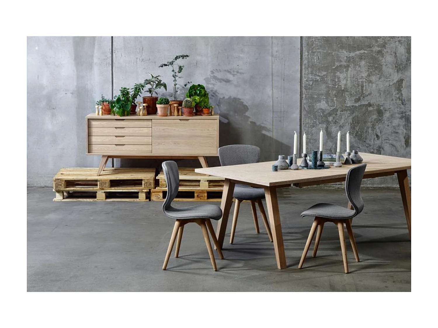 A-Line Table de salle à manger extensible, chêne.