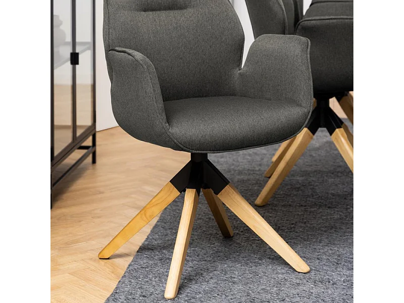 Aura Esszimmerstuhl Eichenbeine, mit Armlehnen und Rücklauf hellgrau.