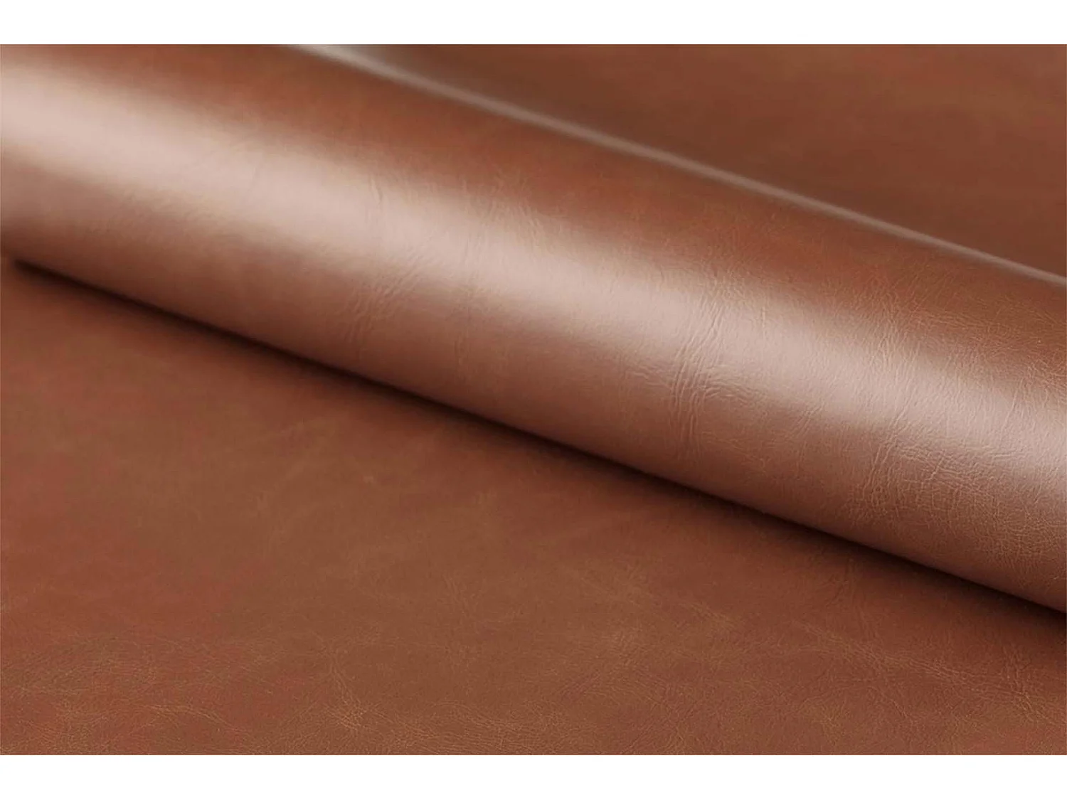 Noel Chaise de salle à manger en similicuir teinte cognac avec pieds en chêne massif délavé.