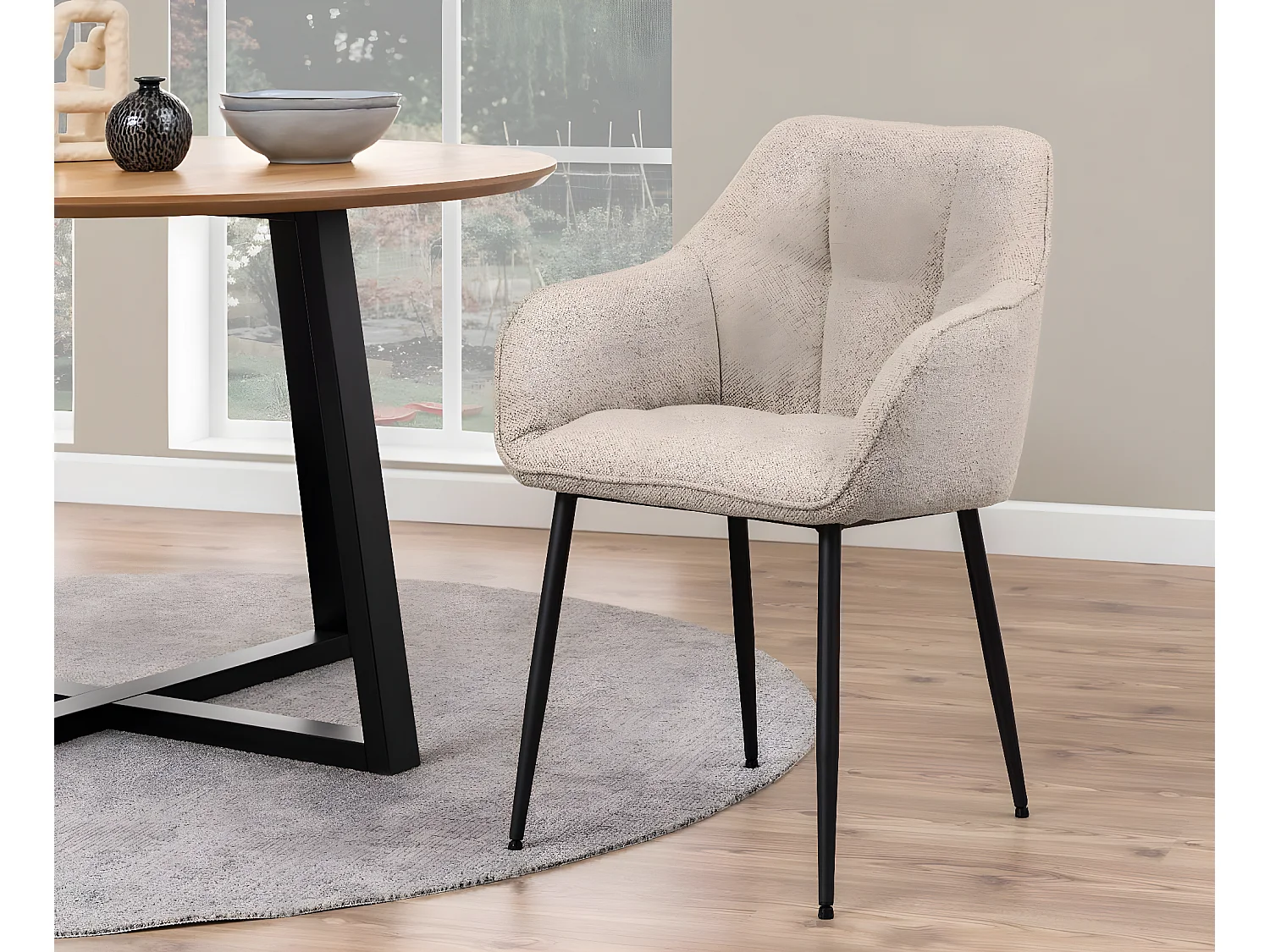 Brady eetkamerstoel med armleuningen beige.