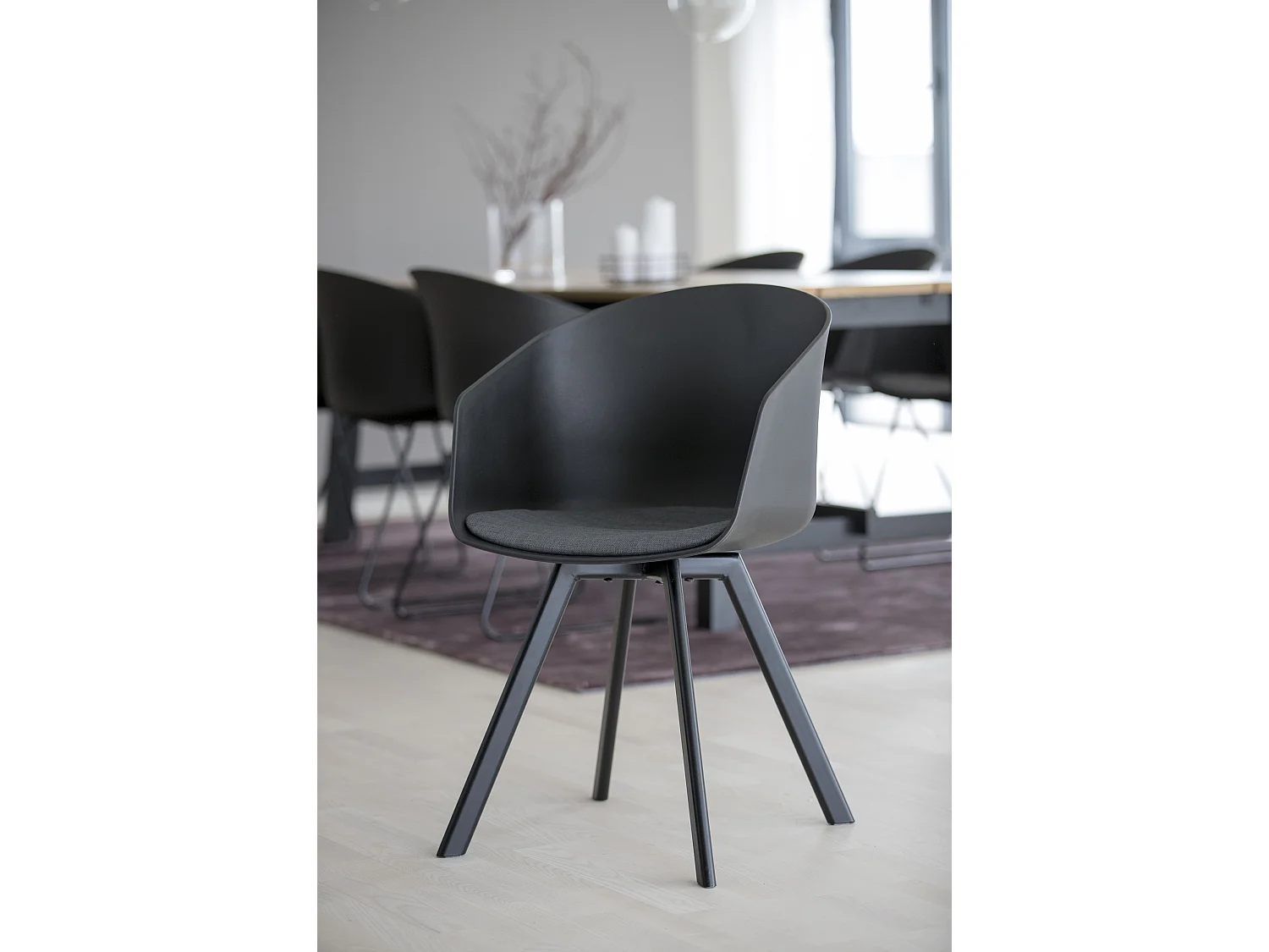 Momo Esszimmerstuhl grau.