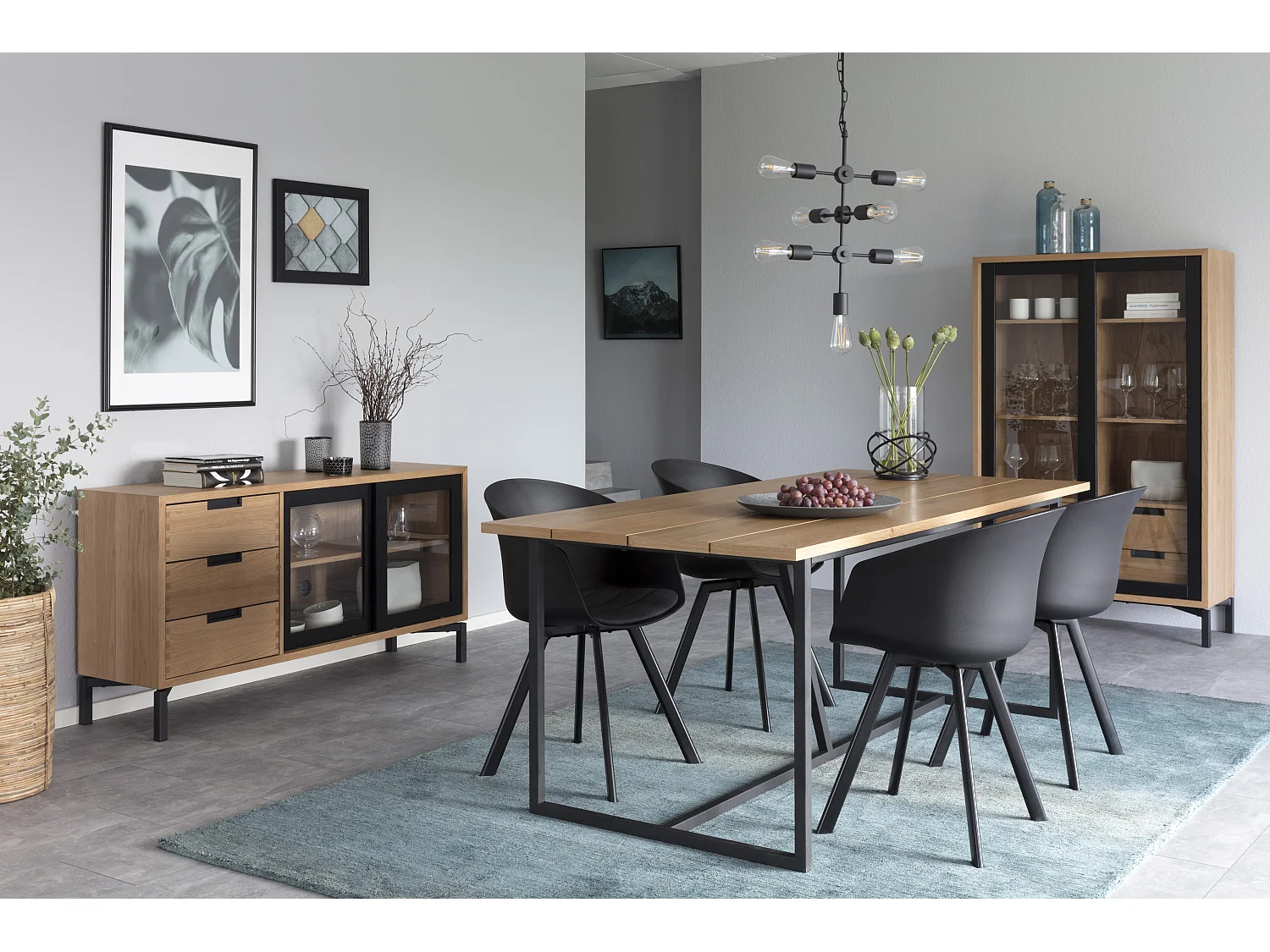 Momo Esszimmerstuhl grau.