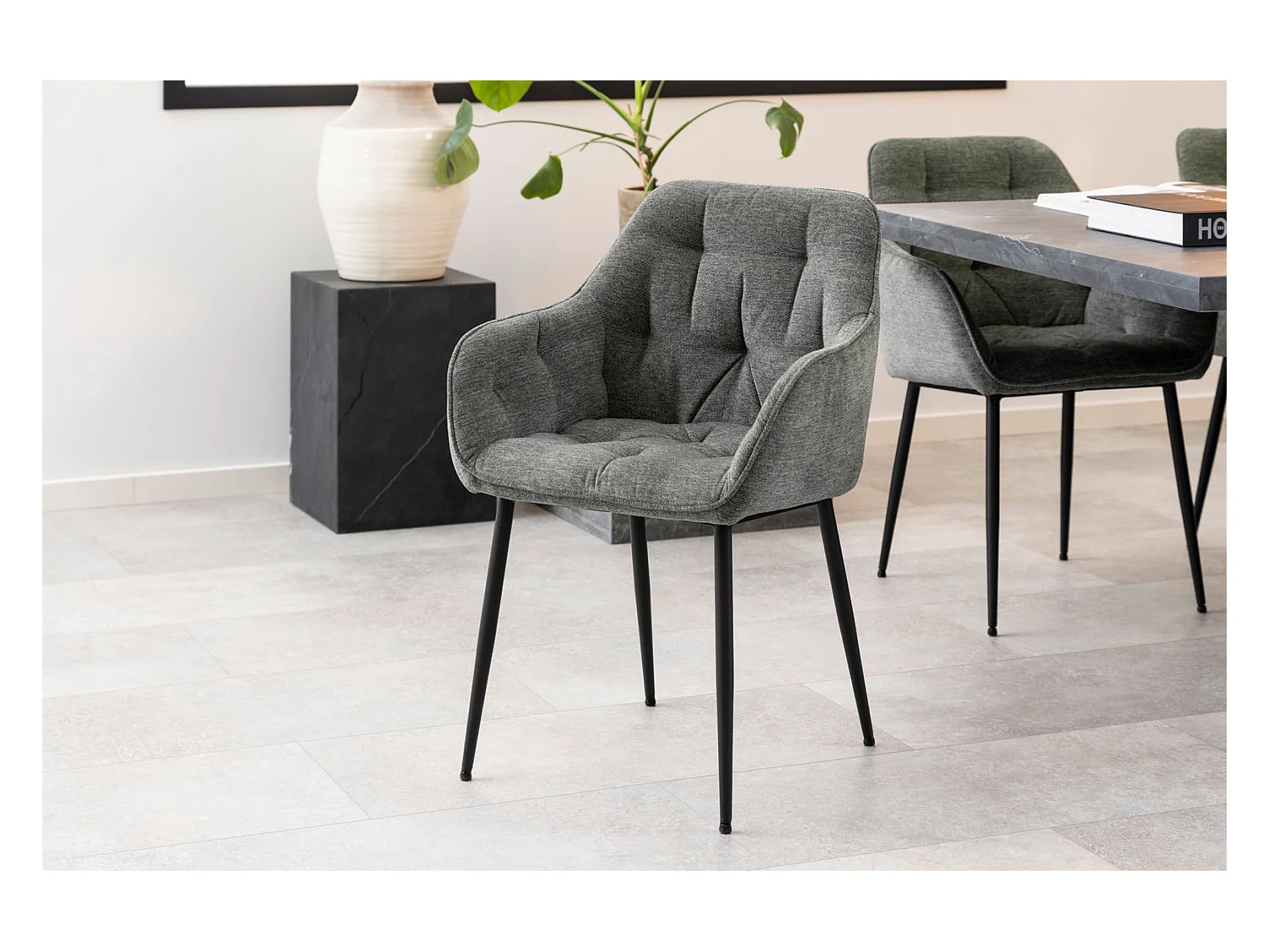 Brooke Chaise de salle à manger avec accoudoirs, gris.