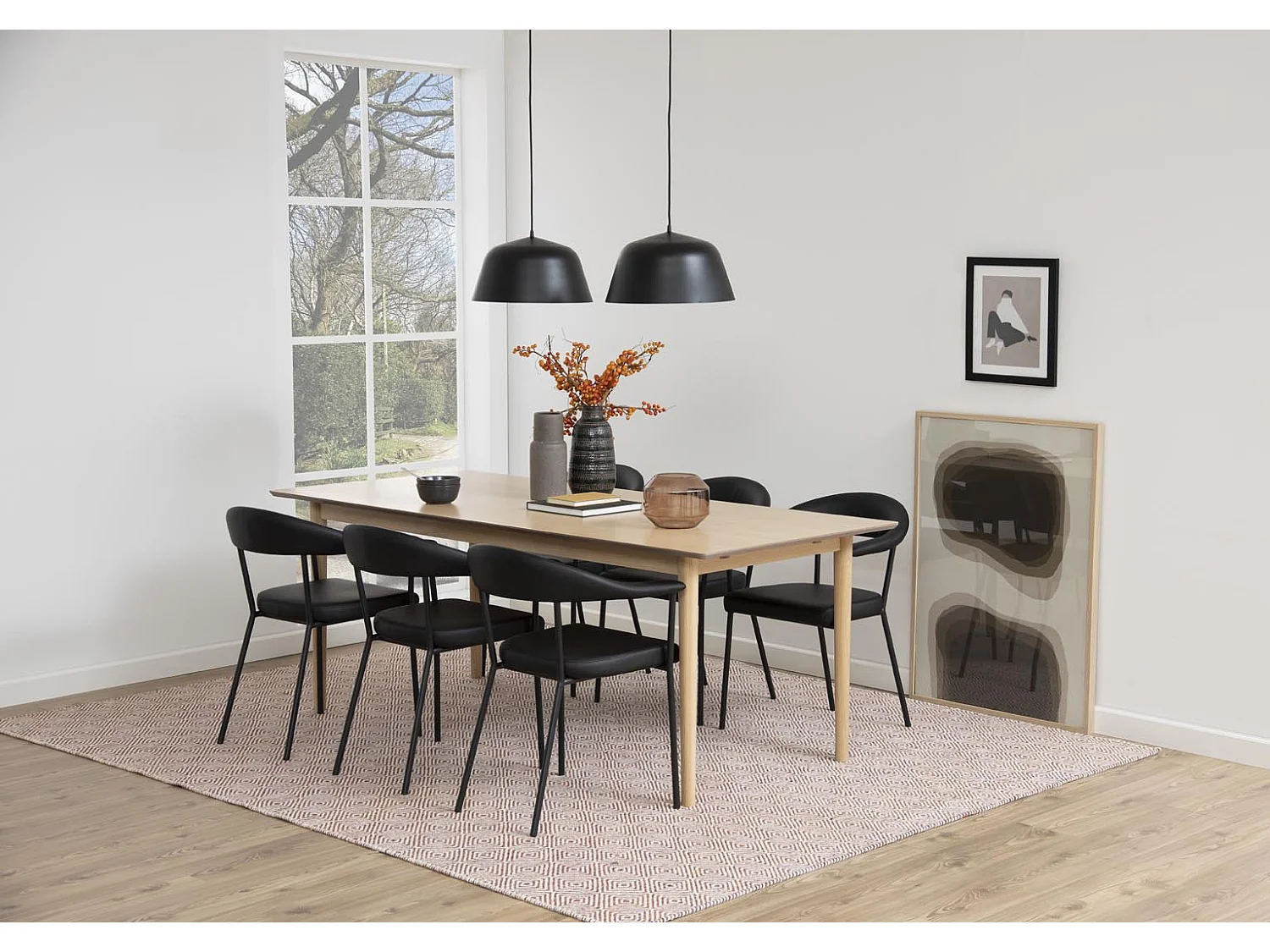 Ava Esszimmerstuhl mit Armlehne schwarz.