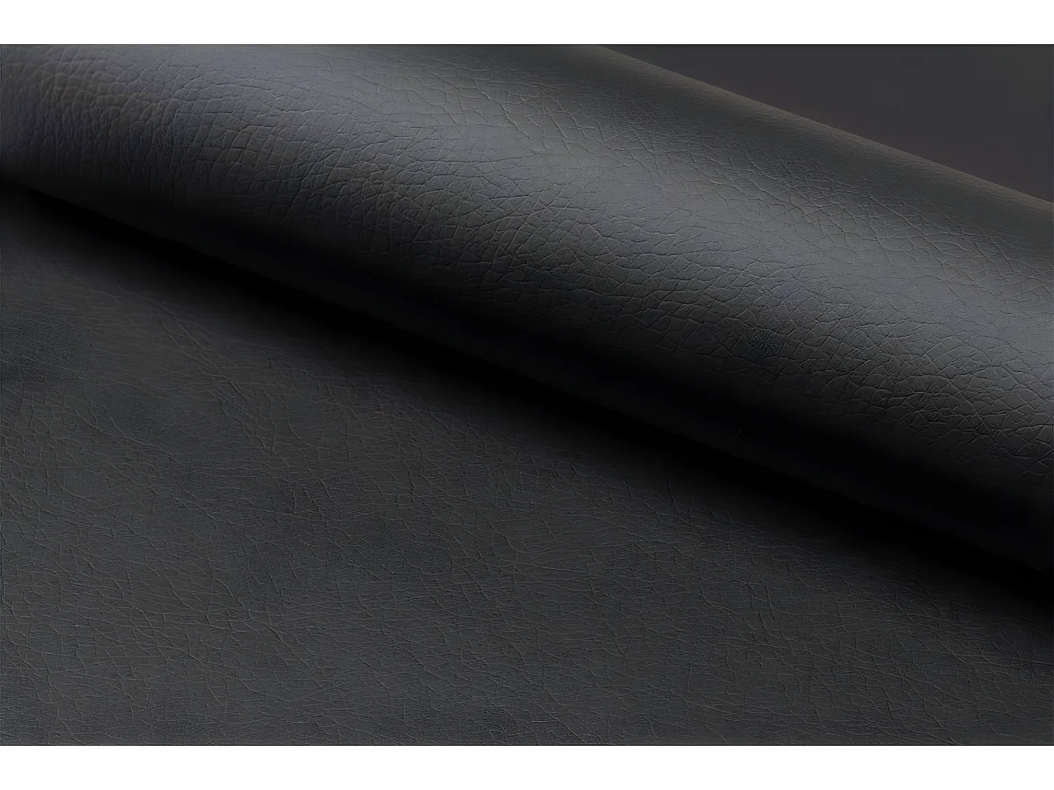 Amin Esszimmerstuhl in schwarzen Kunstleder und Chrom Gestell.