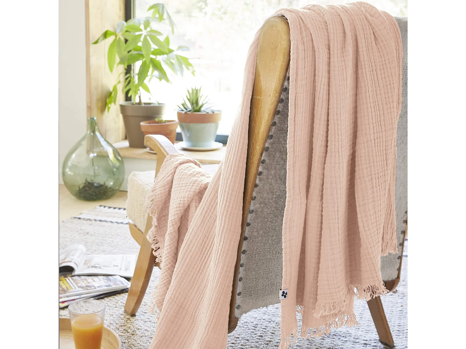 Plaid gaze de coton à franges rose 180x220 cm